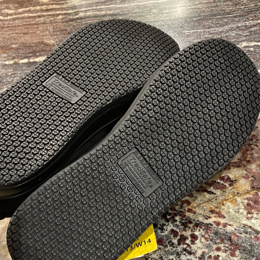 NEW TredSafe Black Men's Slip Resistant Canvas Sneakers - Picture 6 of 6